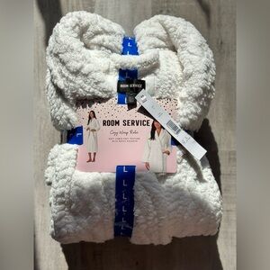 Room Service Women's Cozy Robe